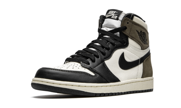 NIKE AIR JORDAN 1 RETRO HIGH DARK MOCHA - Imagen 4