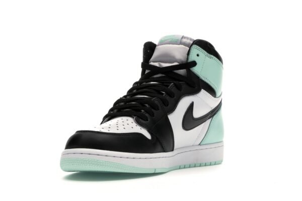 NIKE AIR JORDAN 1 Retro High IGLOO - Imagen 4