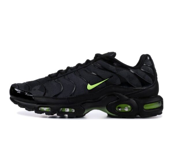 NIKE AIR MAX PLUS