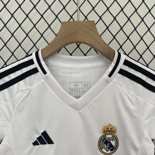 Conjunto niño Real Madrid 24-25 Local - Imagen 3