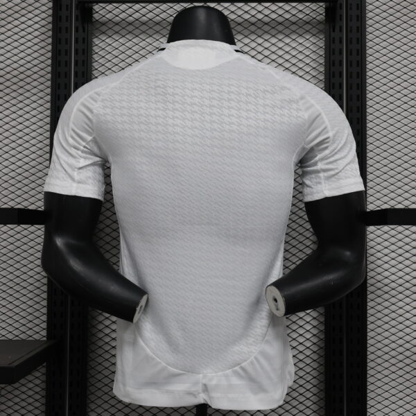 Camiseta Real Madrid player version 24-25 Local - Imagen 5