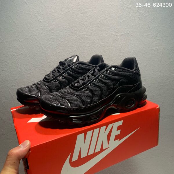 NIKE AIR MAX PLUS NEGRO - Imagen 2