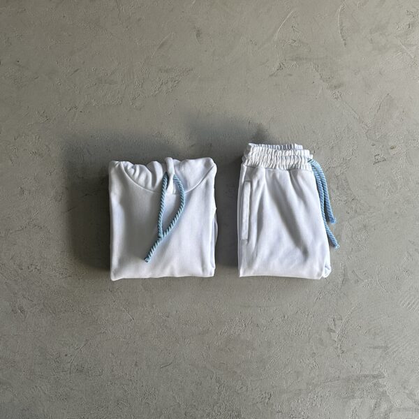 Chandal Syna largo blanco y celeste