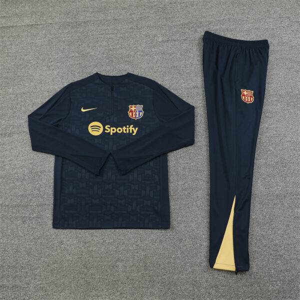 Conjunto entrenamiento largo Barcelona 4
